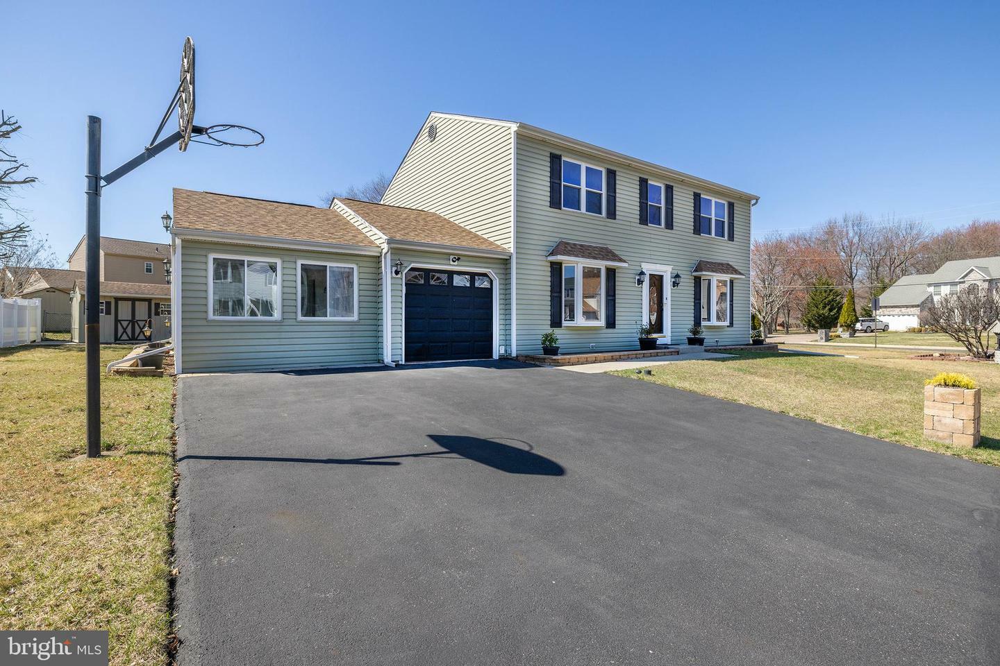 Property Photo: 2205 Lillian Drive PA 19020
