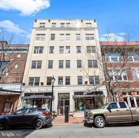 Property Photo: 815 King Street 5E VA 22314