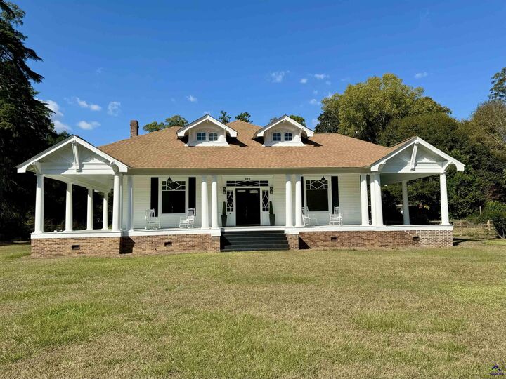 Property Photo: 409 West Main Street GA 31057