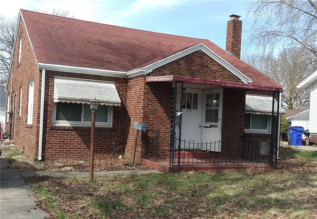 Property Photo: 19 East Drive IL 62526