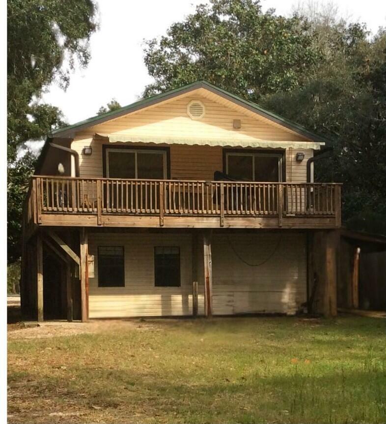 Property Photo: 3139 Live Oak Street FL 32566