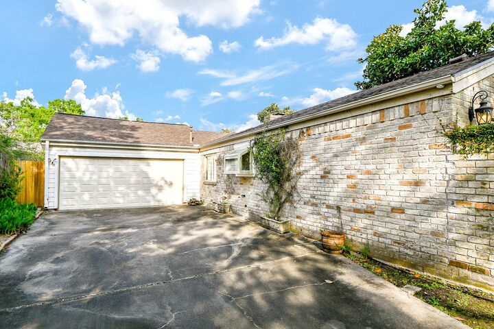 Property Photo:  1719 Prairie Mark Lane  TX 77077 