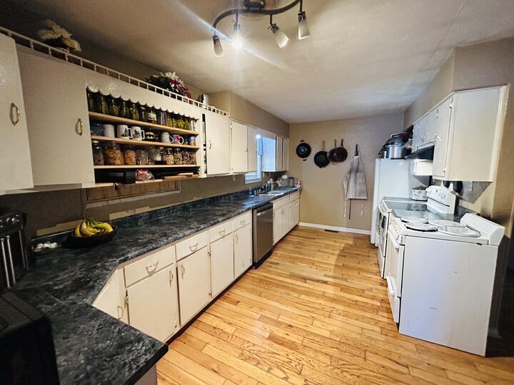 Property Photo: 1831 Fishtrap Road KY 40962
