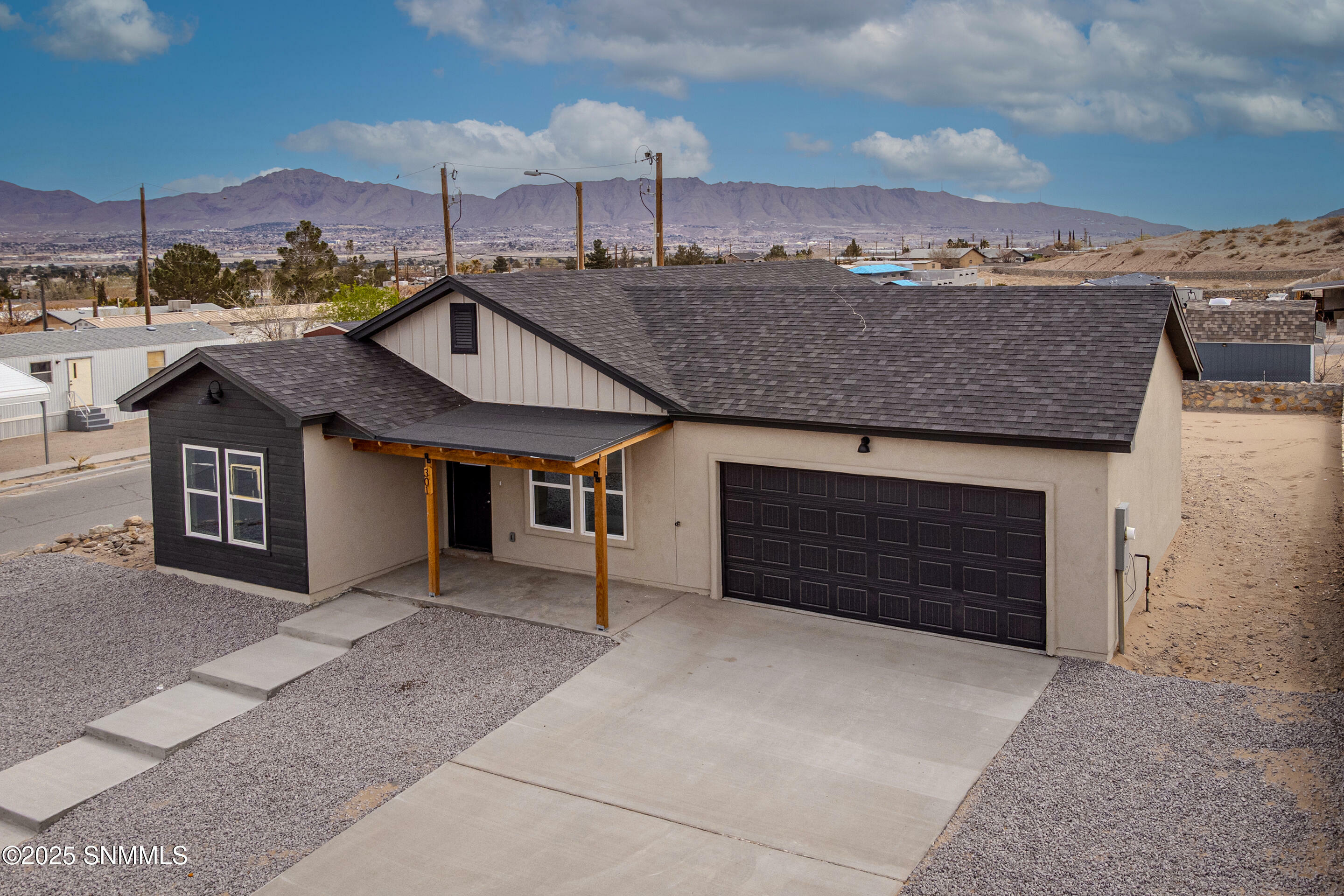Property Photo: 301 Trinidad Drive NM 88063