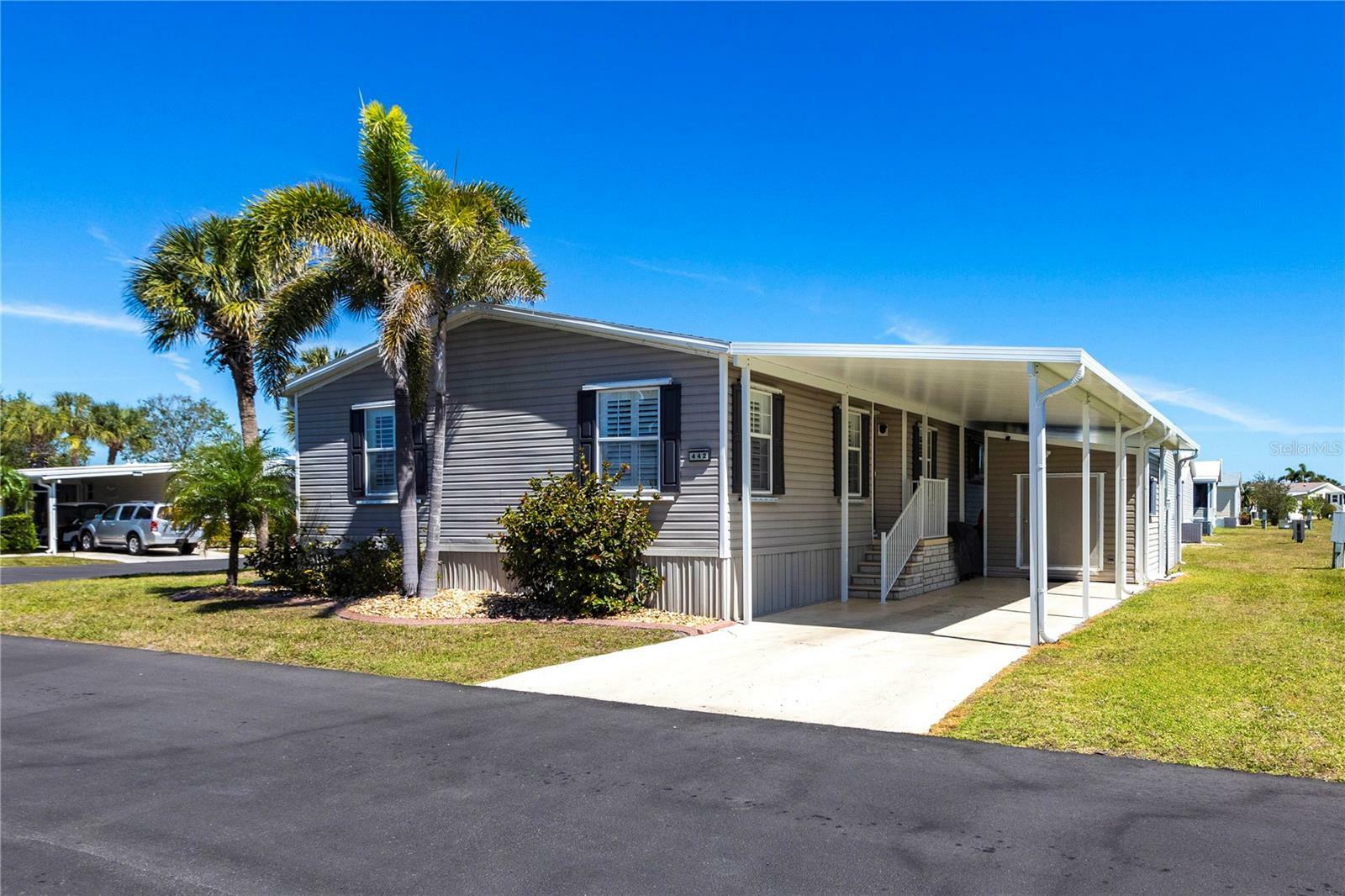Property Photo:  2100 Kings Highway 442  FL 33980 