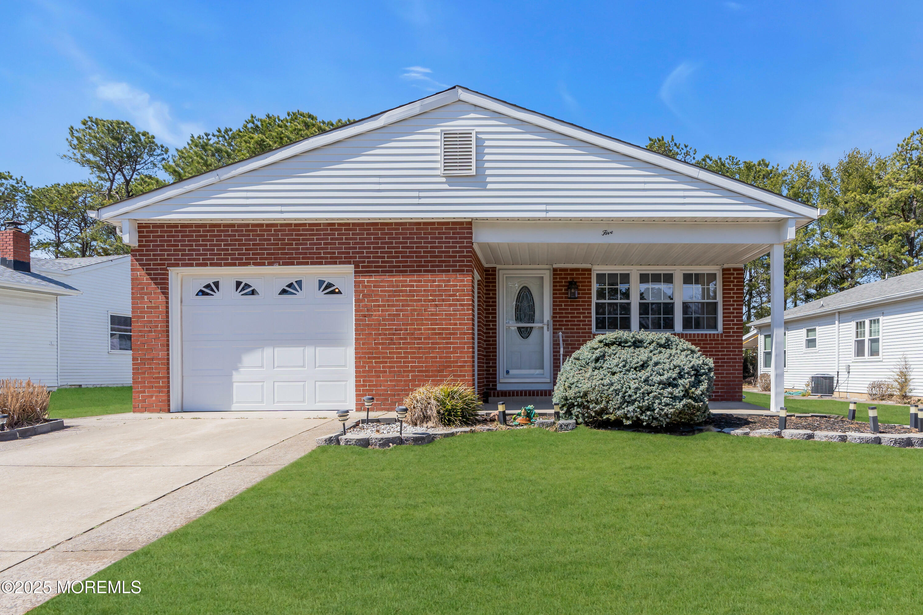 5 Linstead Court  Toms River NJ 08757 photo