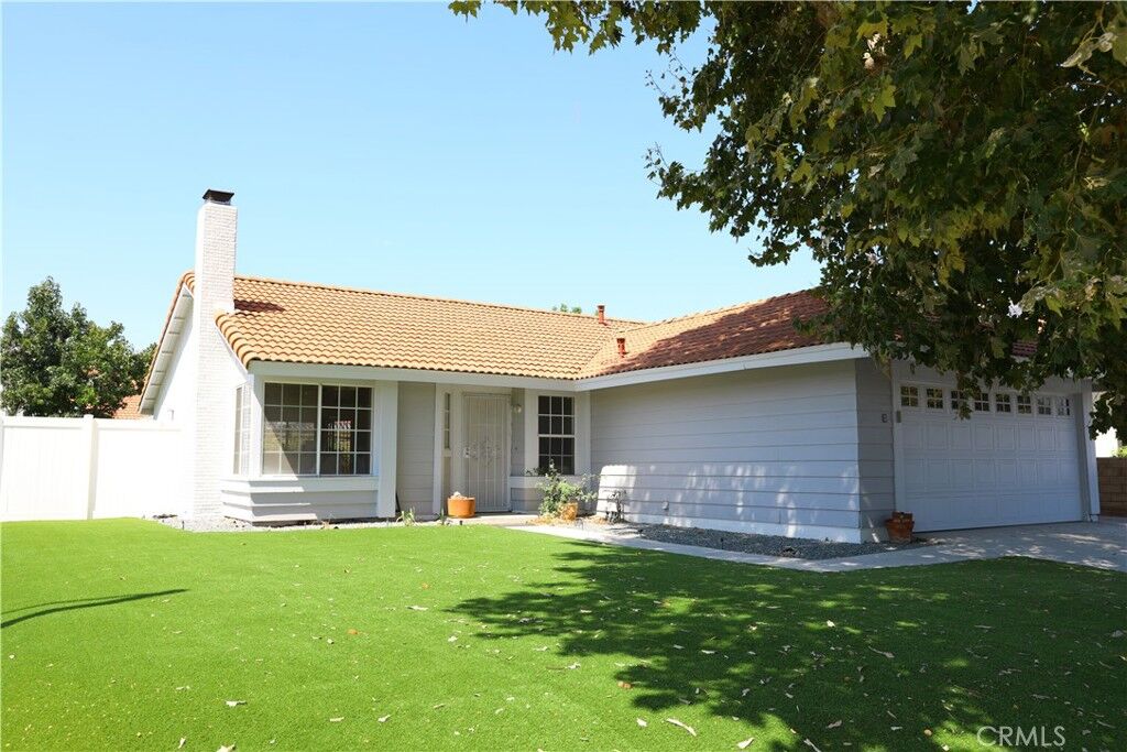 Property Photo: 27865 Quincy Street CA 91384