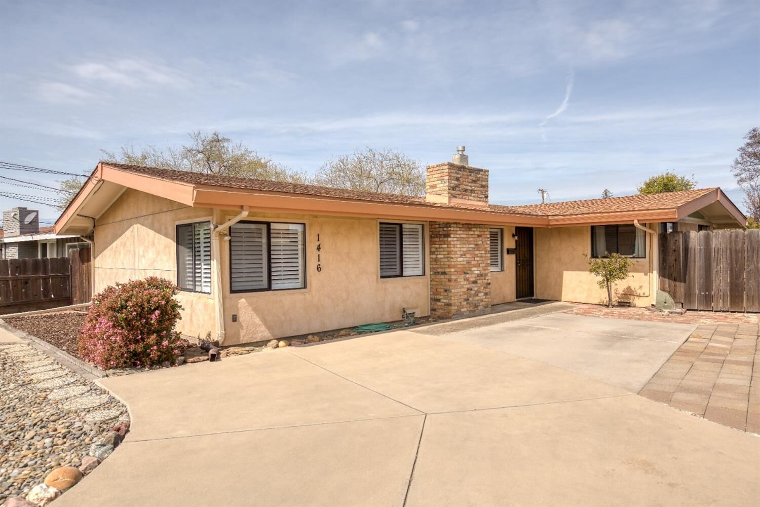 Property Photo: 1416 Olive Street CA 95361