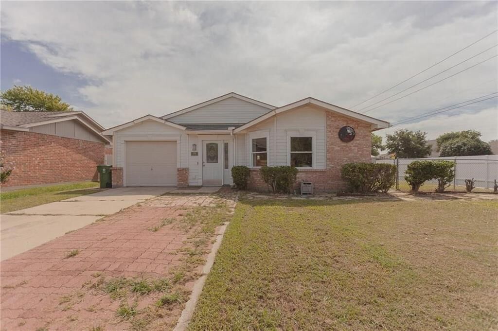 Property Photo: 6700 Elliot Court TX 75056