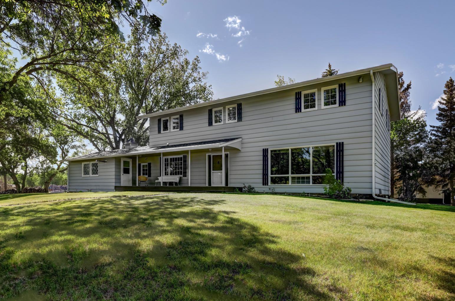 Property Photo: 150 9 Street NW AB T0J 0Y1