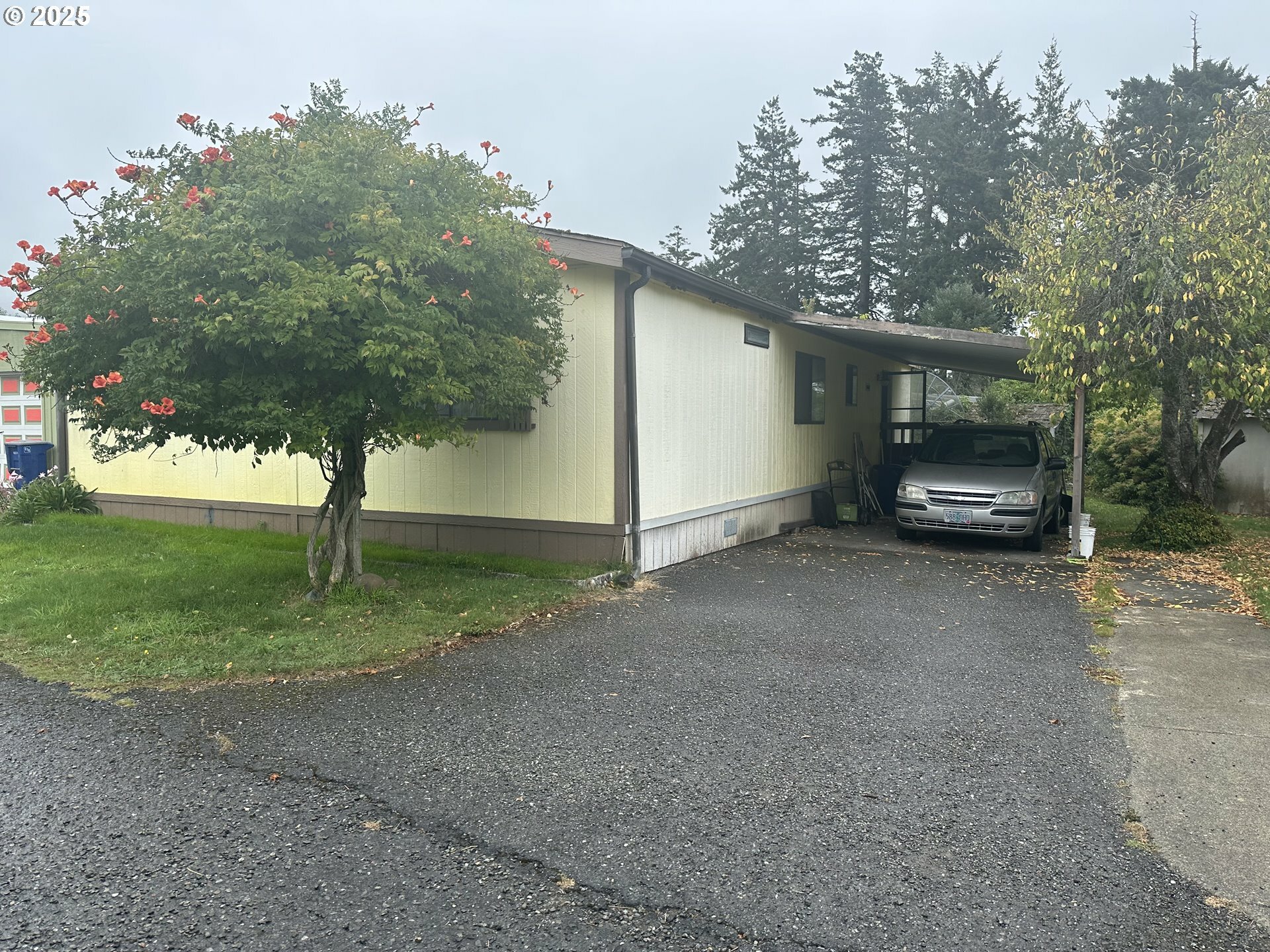 Property Photo: 16131 W Hoffeldt Ln Sp 15 OR 97415