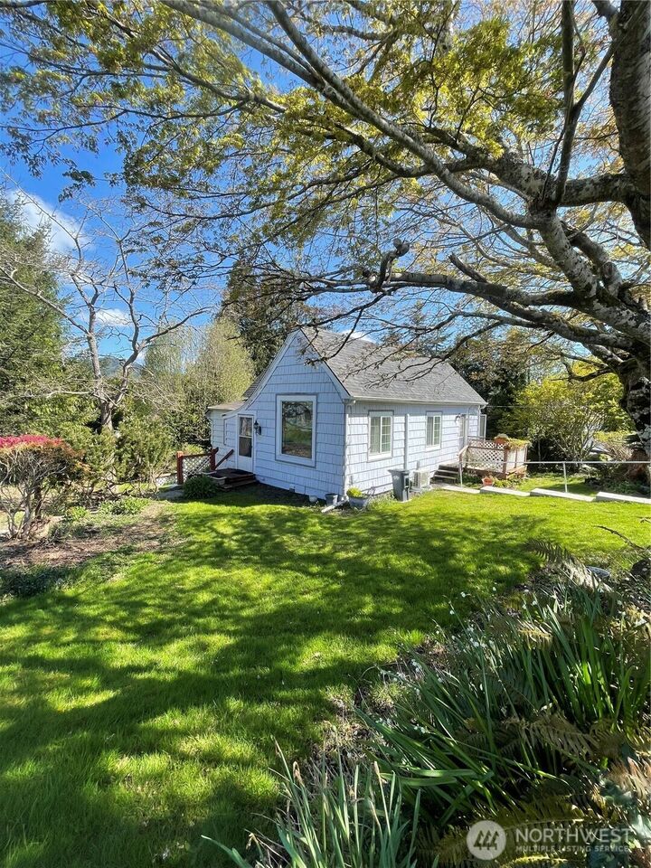 Property Photo:  301  Harrison Street  WA 98586 