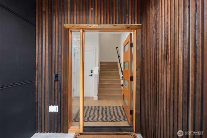 Property Photo:  1507  8th Street  WA 98225 