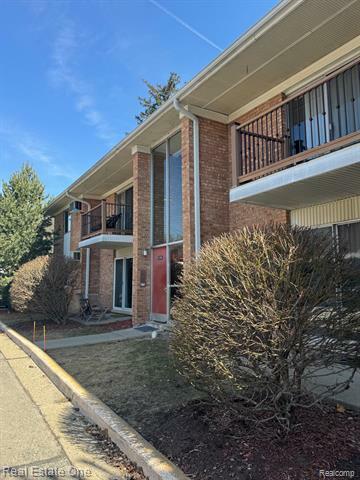 Property Photo: 1209 Island Drive 202 MI 48105
