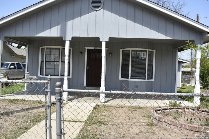 Property Photo:  303 Finton  TX 78204 