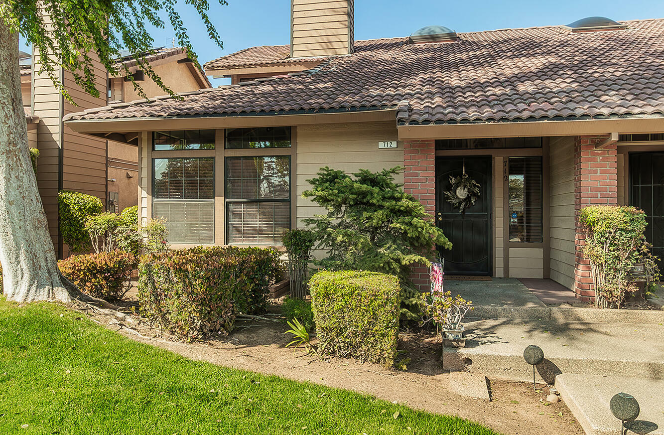 712 E Magill Avenue  Fresno CA 93710 photo