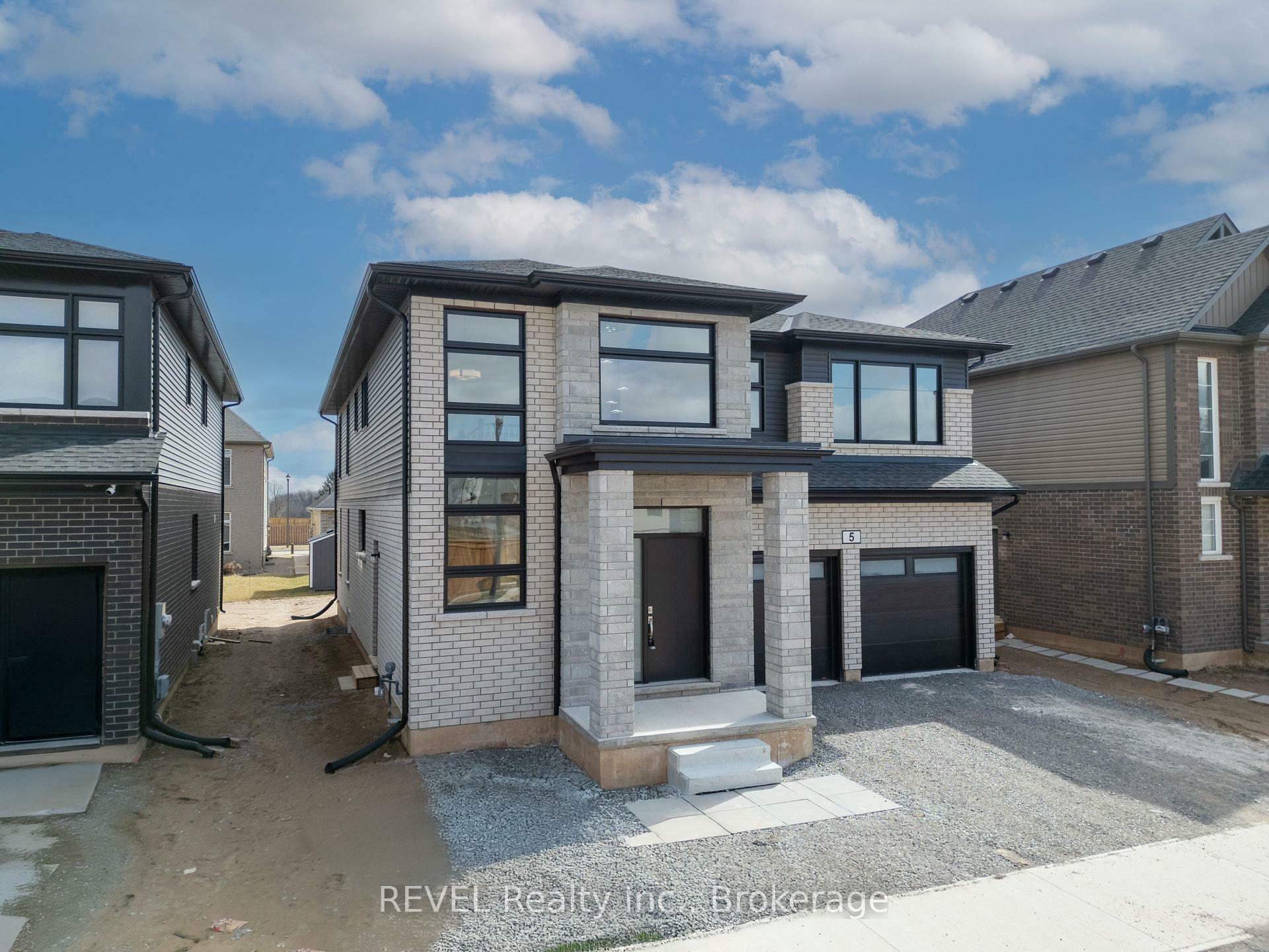 Property Photo: 5 Samuel Avenue ON L0S 1E1