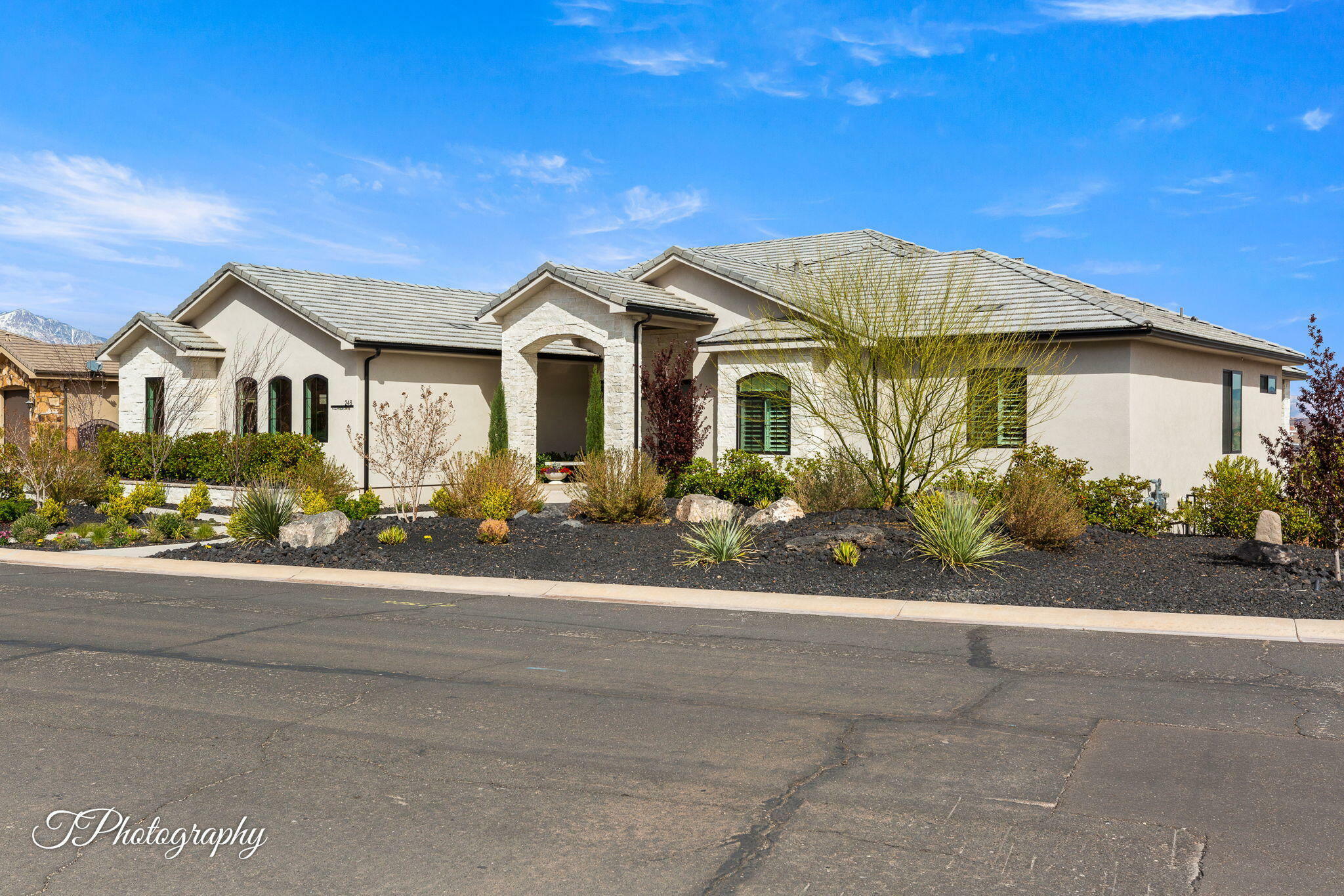 Property Photo: 246 N Cliffside Dr UT 84780