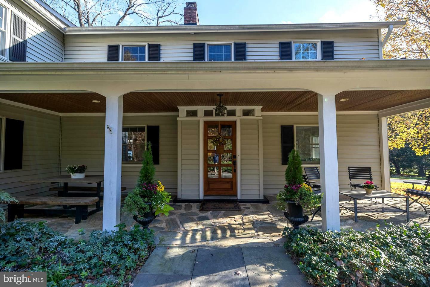 Property Photo: 11611 Stuart Mill Road VA 22124