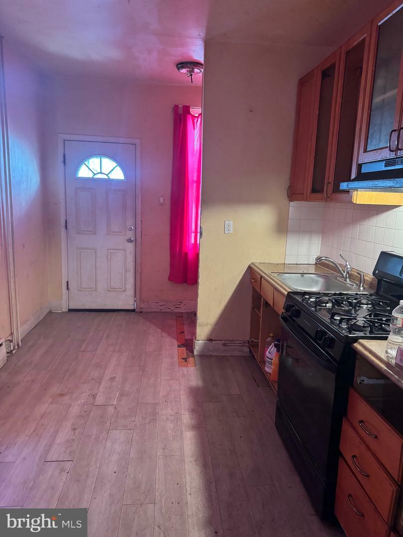Property Photo: 5320 Hedge Street PA 19124