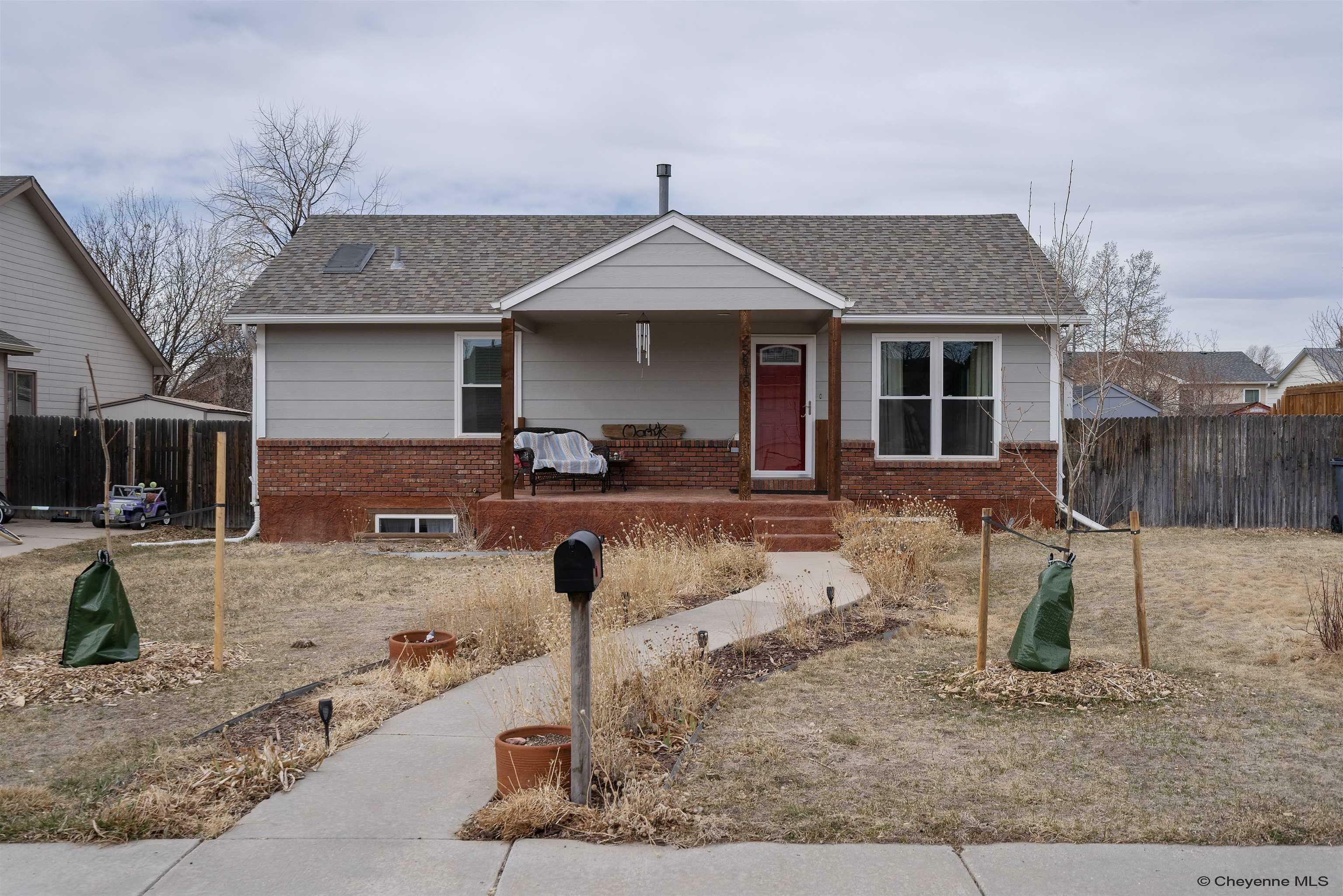 Property Photo: 5816 Sycamore Rd WY 82009