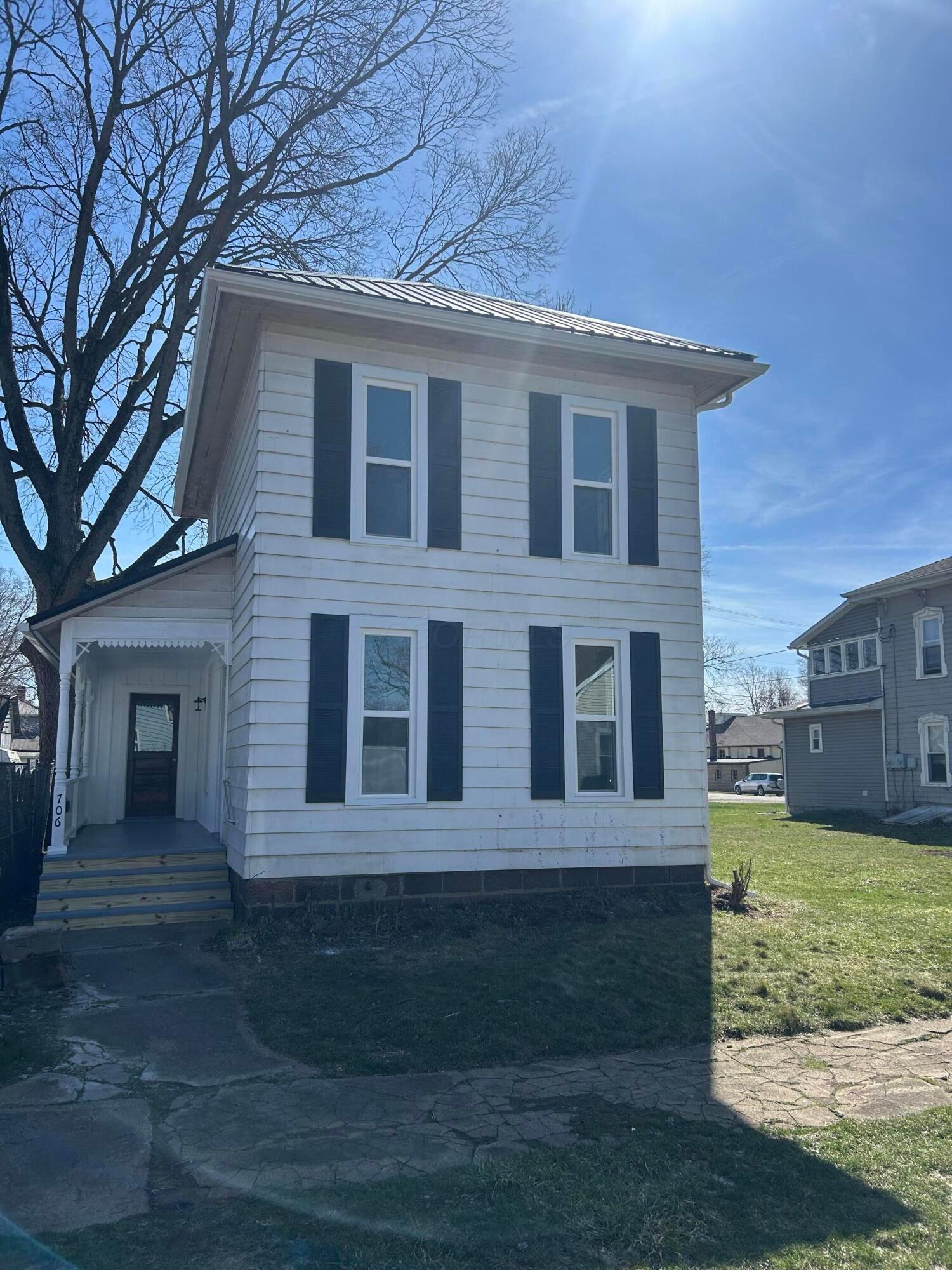Property Photo: 706 W Chestnut Street OH 43050