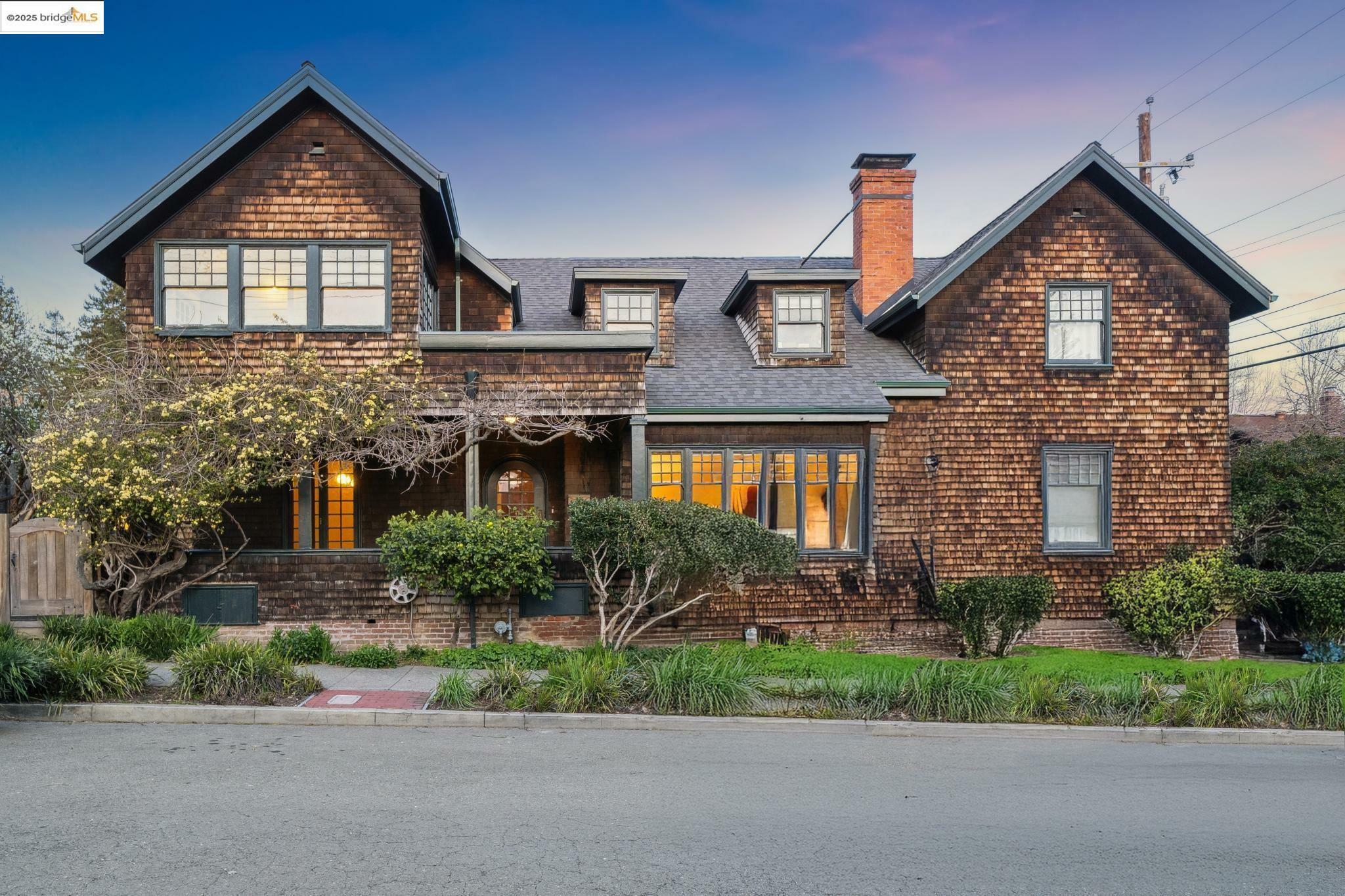 Property Photo: 2799 Piedmont Ave CA 94705