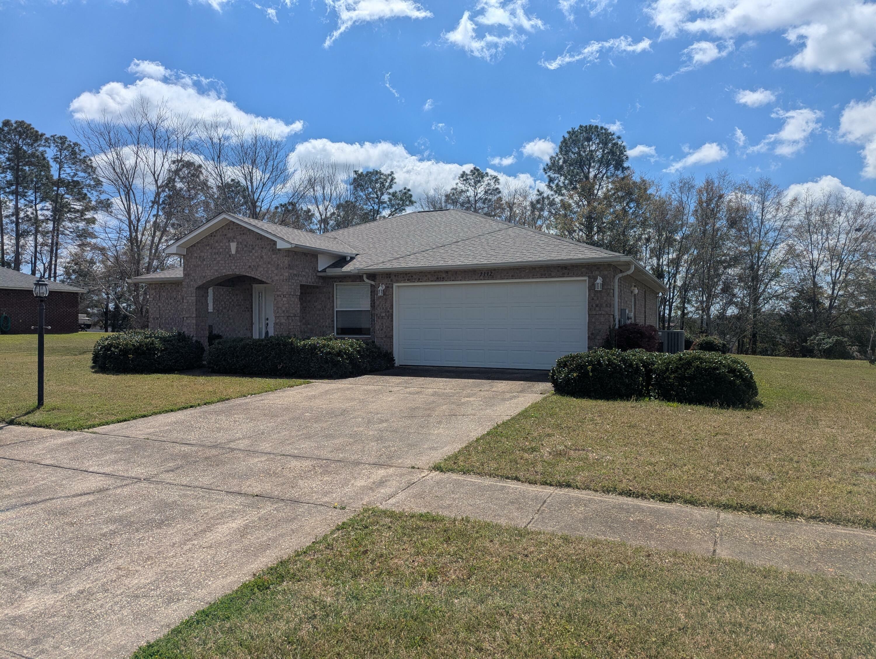 Property Photo: 2392 Cumberland Way FL 32536