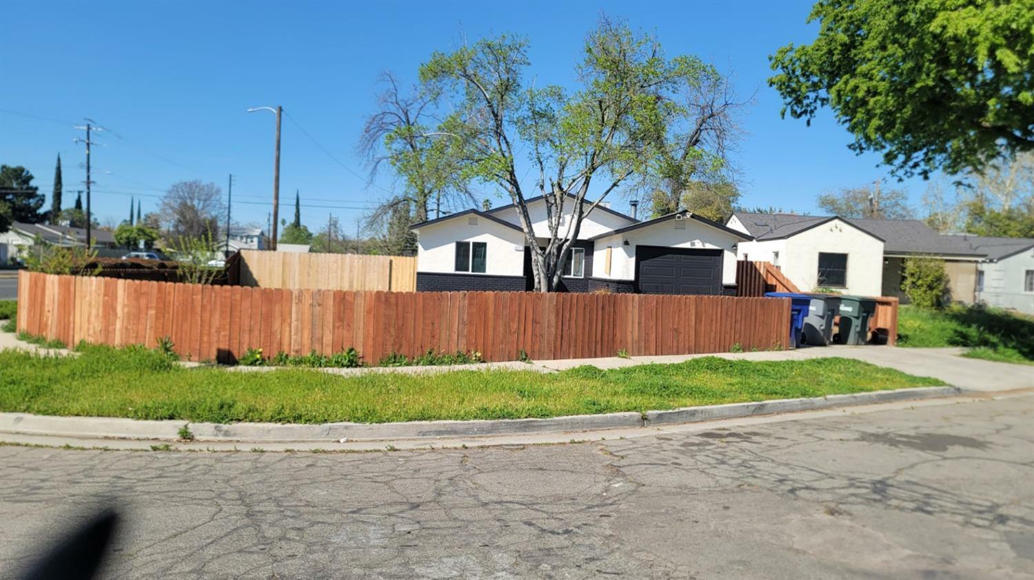 4211 E Ball Avenue  Fresno CA 93702 photo