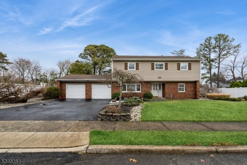 Property Photo:  7 Melanie Ln  NJ 07470 