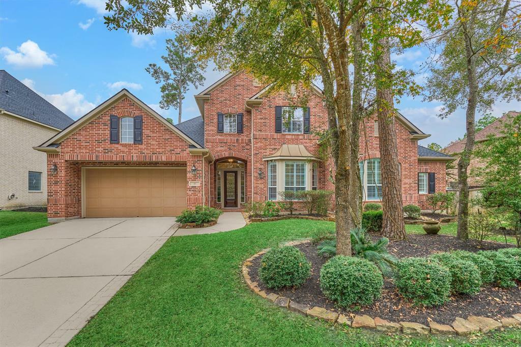 Property Photo: 18 N Fair Manor Circle TX 77382