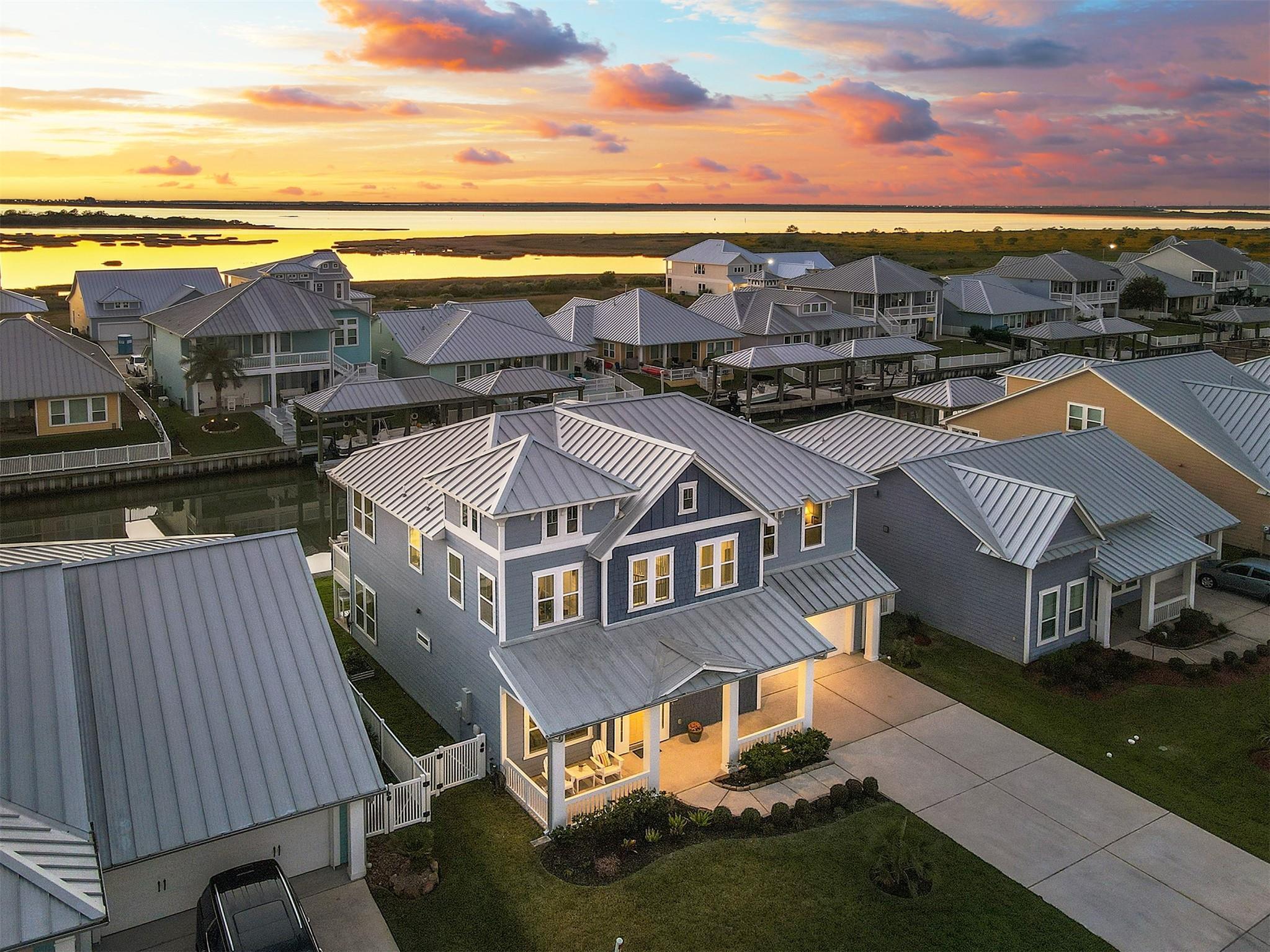 Property Photo: 5230 Brigantine Cay Court TX 77590
