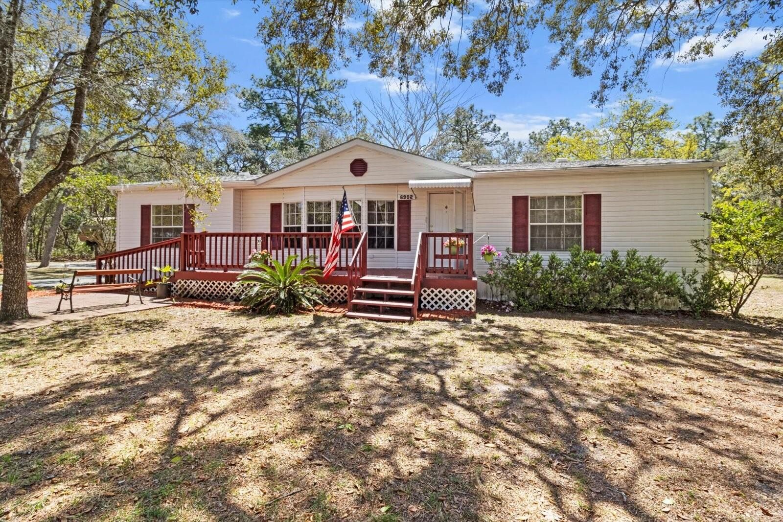 Property Photo: 6902 W Crosbeck Court FL 34446