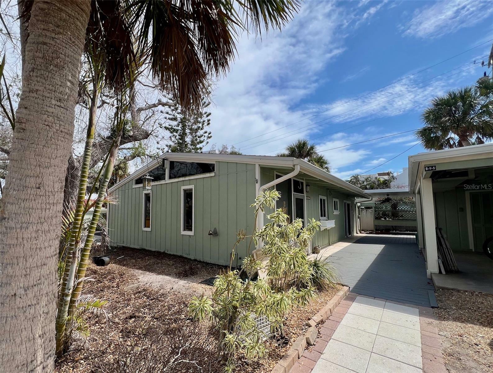 Property Photo: 2985 N Beach Road Bv-5 FL 34223