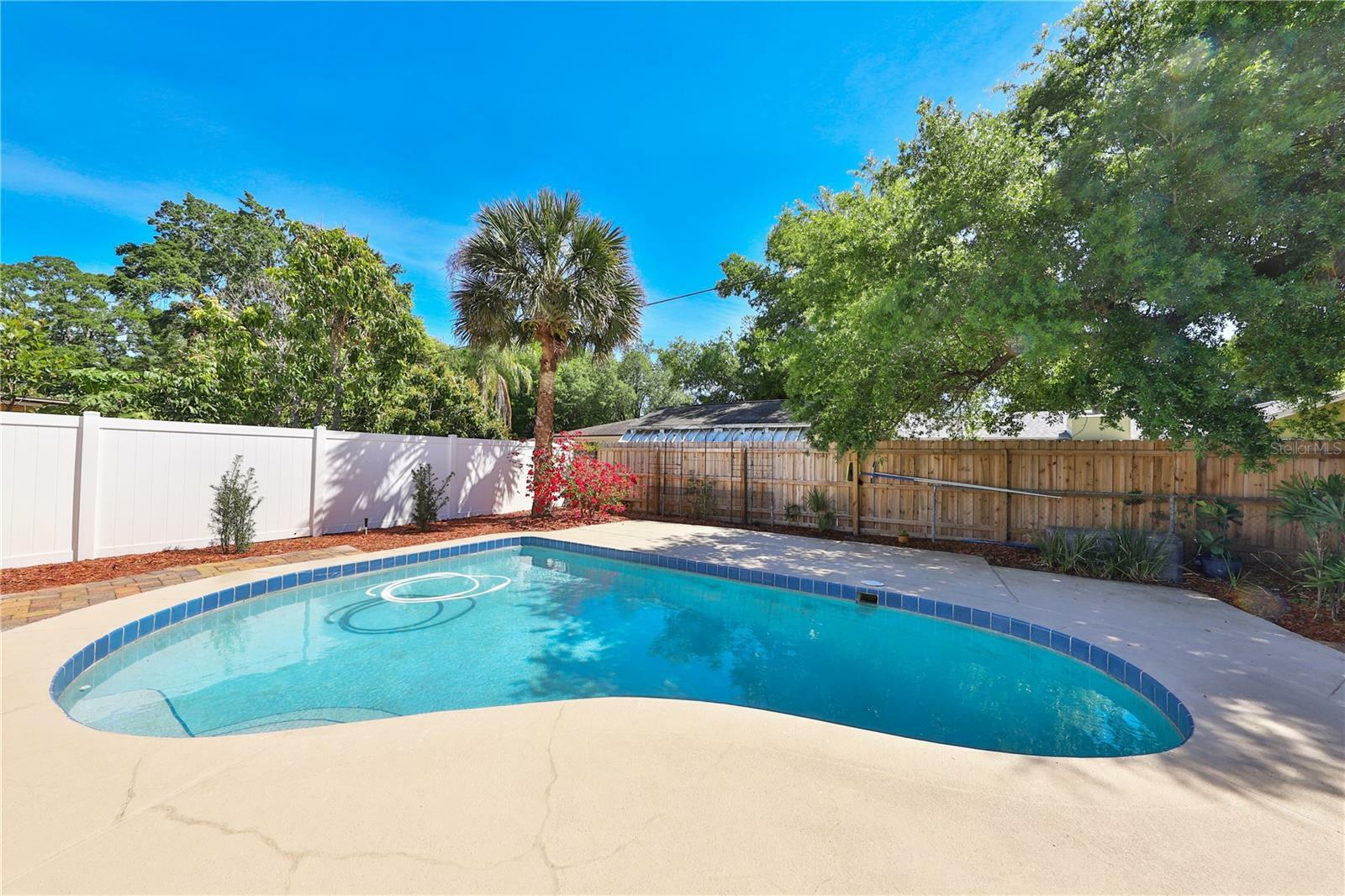 Property Photo: 426 S Lakemont Avenue FL 32792