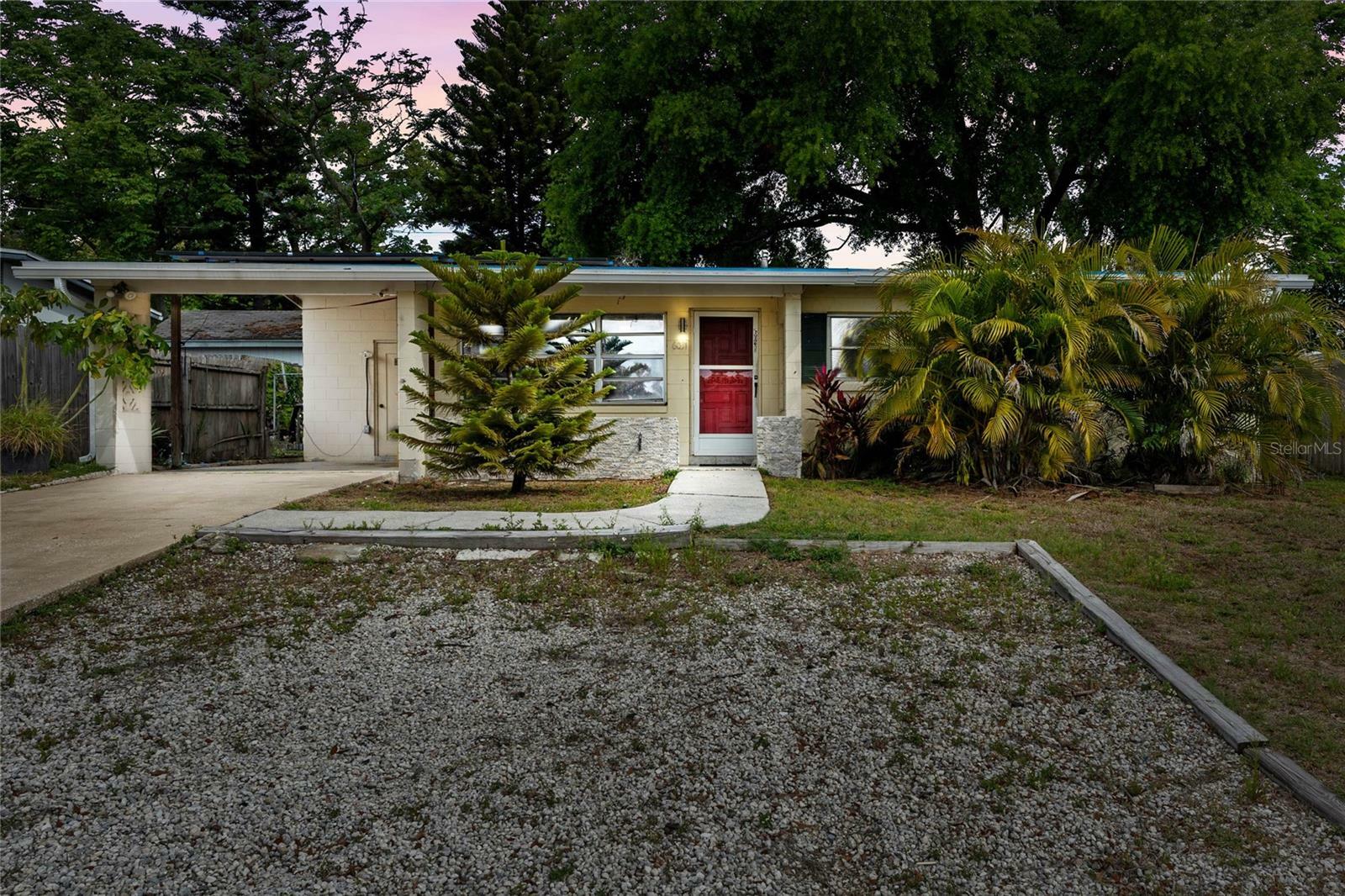 Property Photo: 6031 W Ridgewood Avenue FL 32835