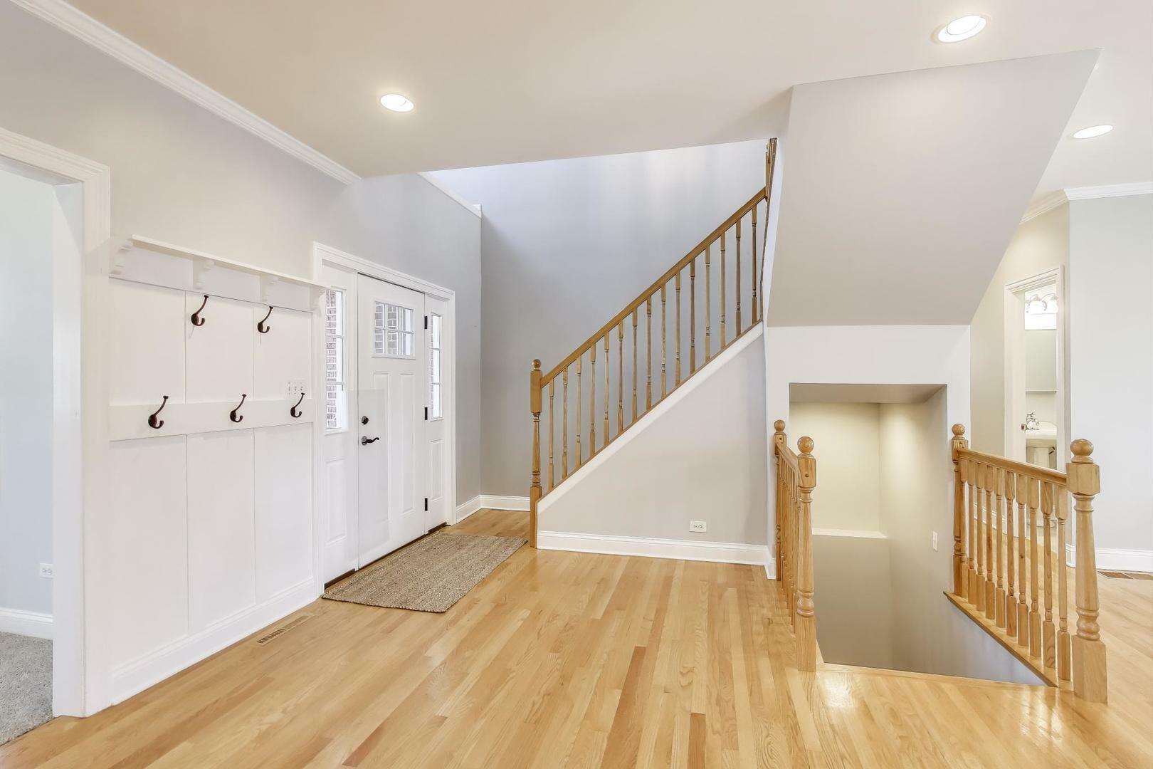 Property Photo: 1523 N Patton Avenue IL 60004