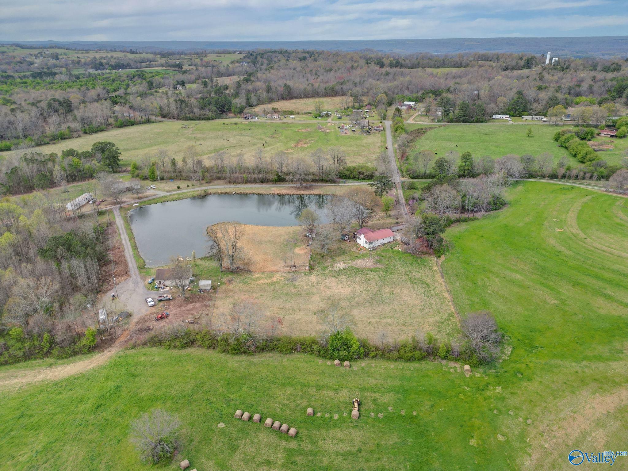 Property Photo: 121 Mahan Road AL 35950