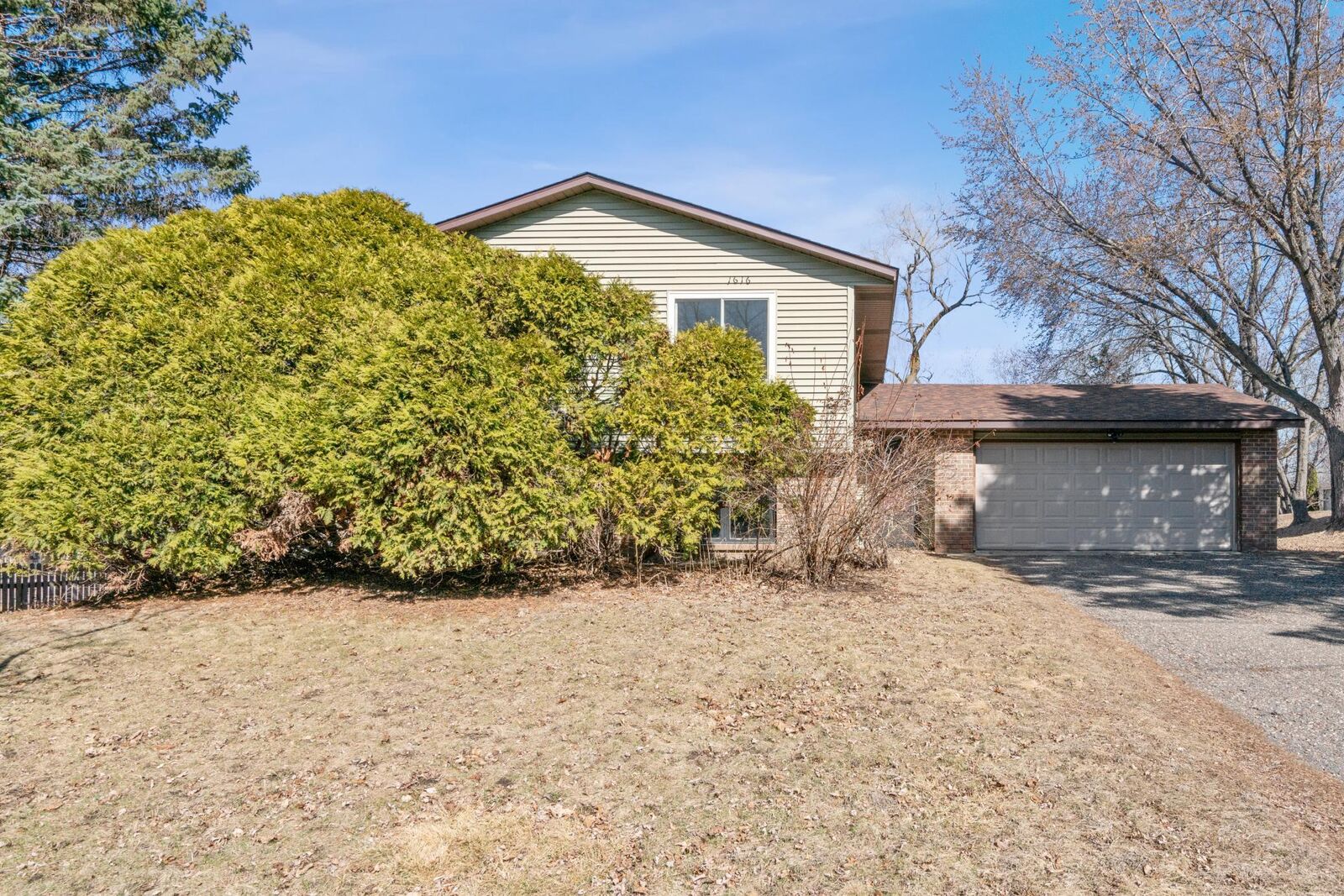 Property Photo:  1616 W 139th Street  MN 55337 