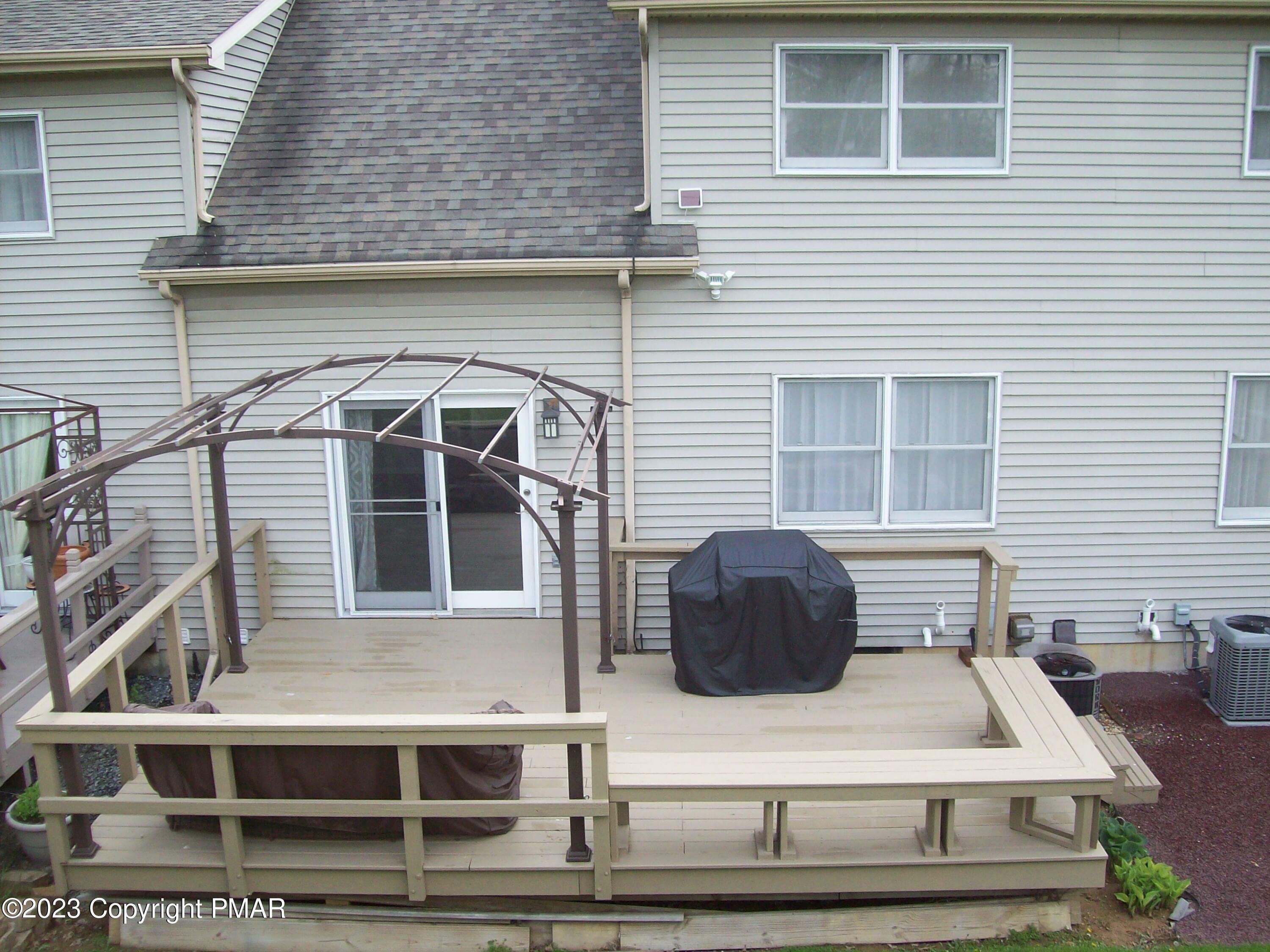 Property Photo: 1320 Howard Lane PA 18045