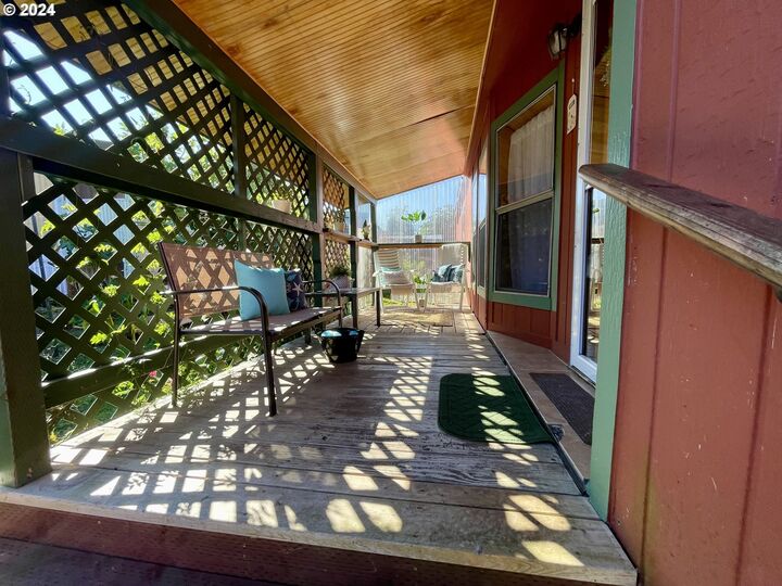 Property Photo:  16391 Highway 101 48  OR 97415