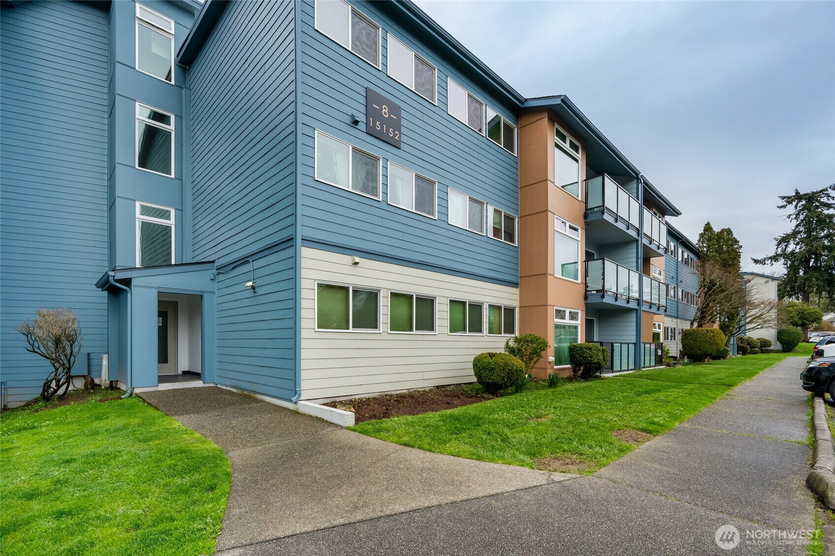 Property Photo: 15152 65th Avenue S 819 WA 98188