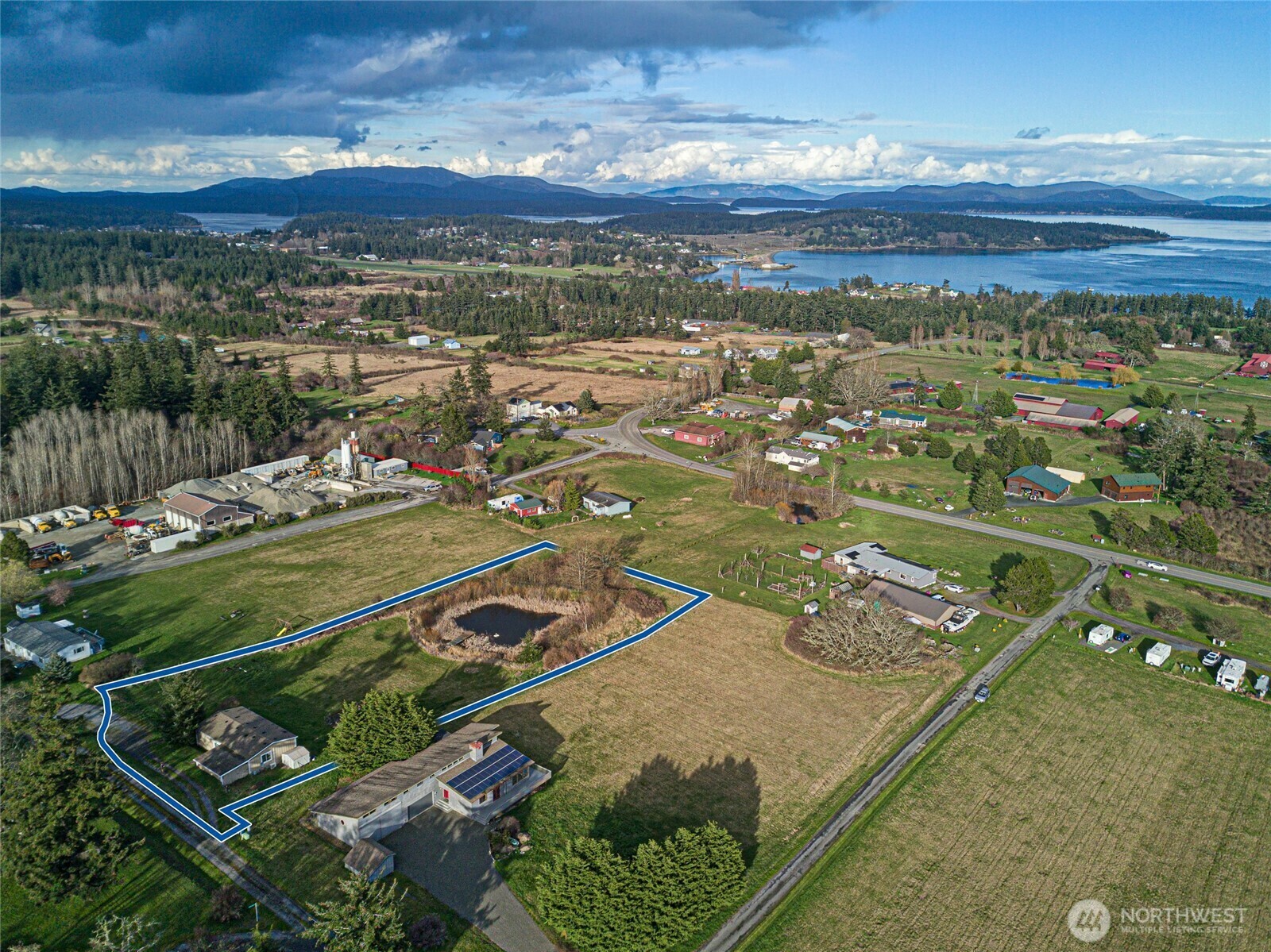 Property Photo: 182 Glenoak Lane WA 98250