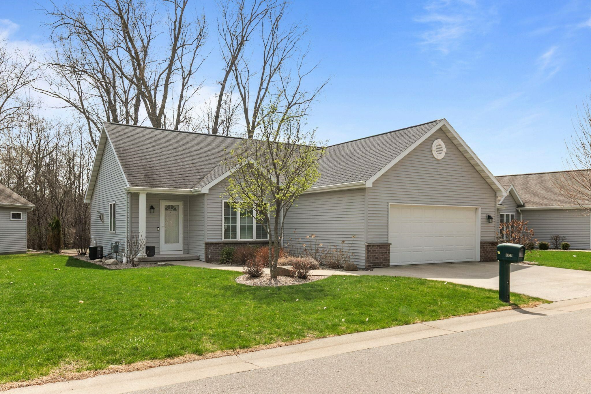 Property Photo:  4923 W Woods Creek Lane  WI 54913 