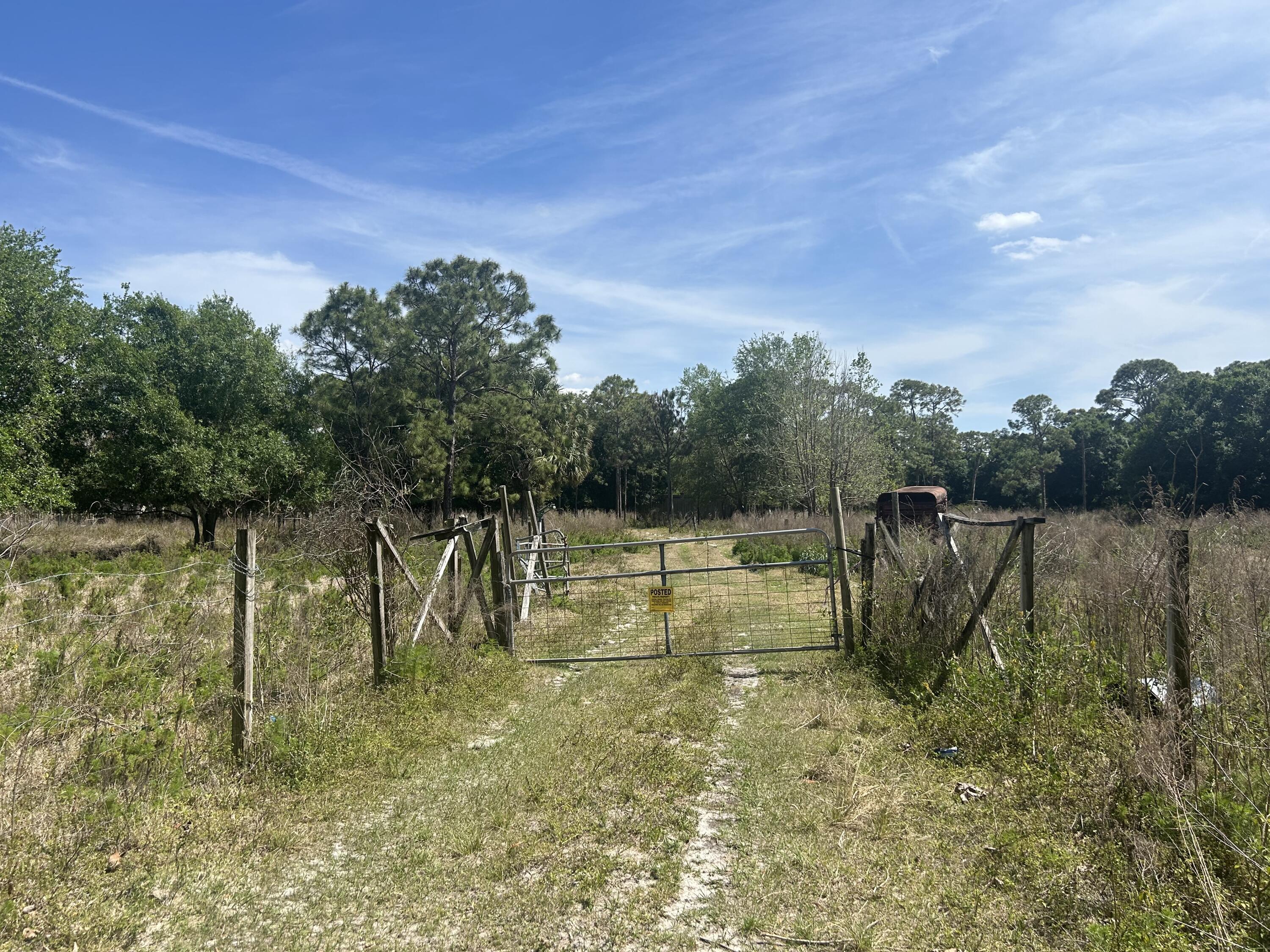 Property Photo:  4810 Windmill Road  FL 33470 