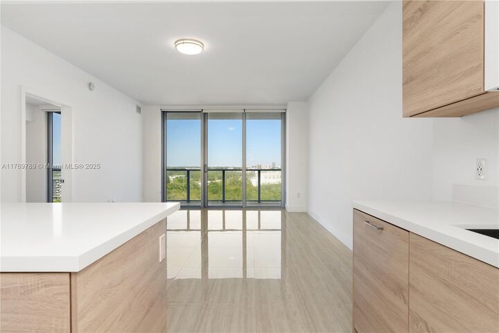 Property Photo: 16385 Biscayne Blvd 1606 FL 33160
