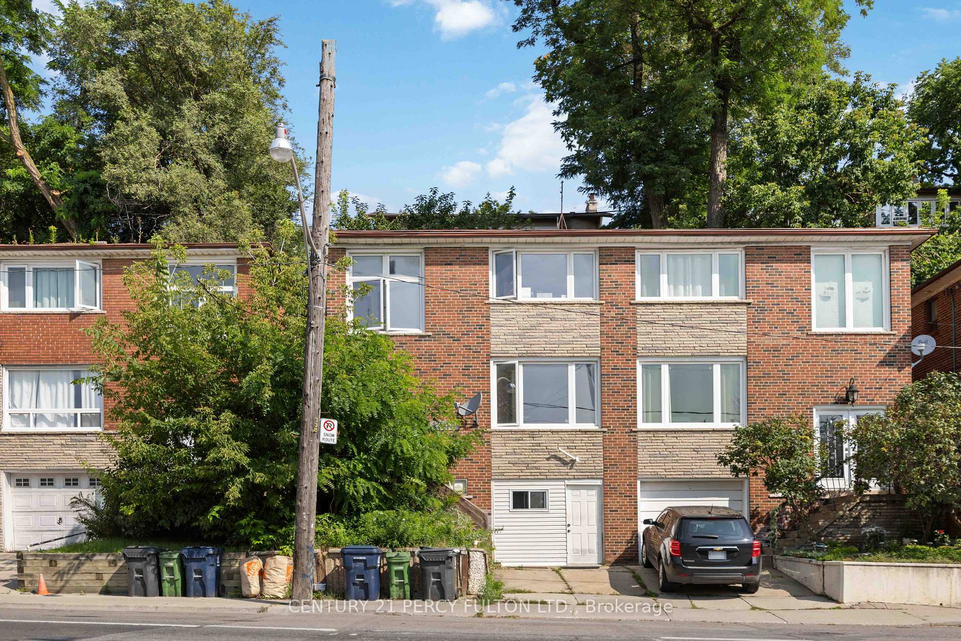 Photo de la propriété: 1344 Davenport Road ON M6H 2G9