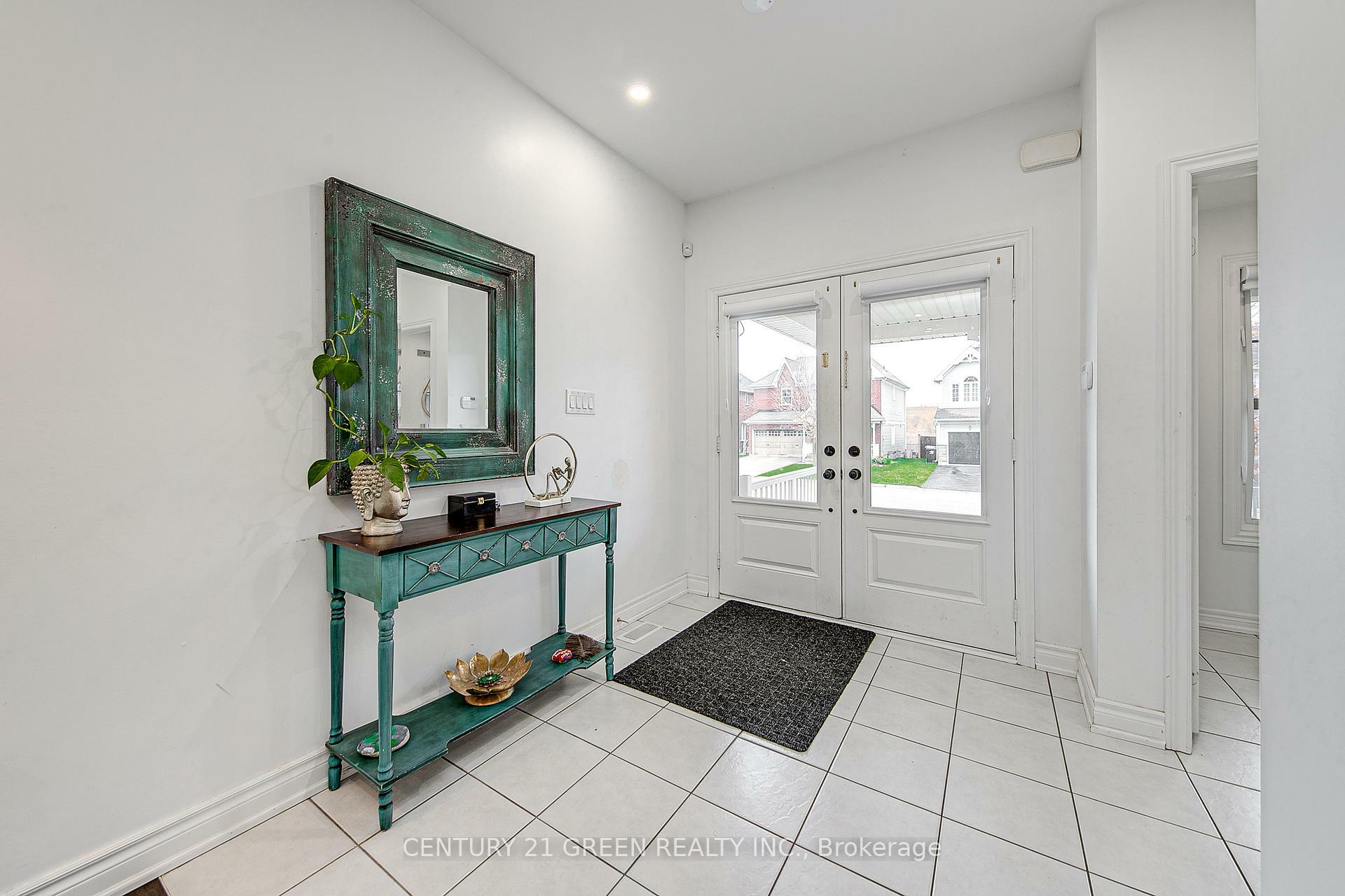Photo de la propriété: 185 Shephard Avenue ON L9R 0K1
