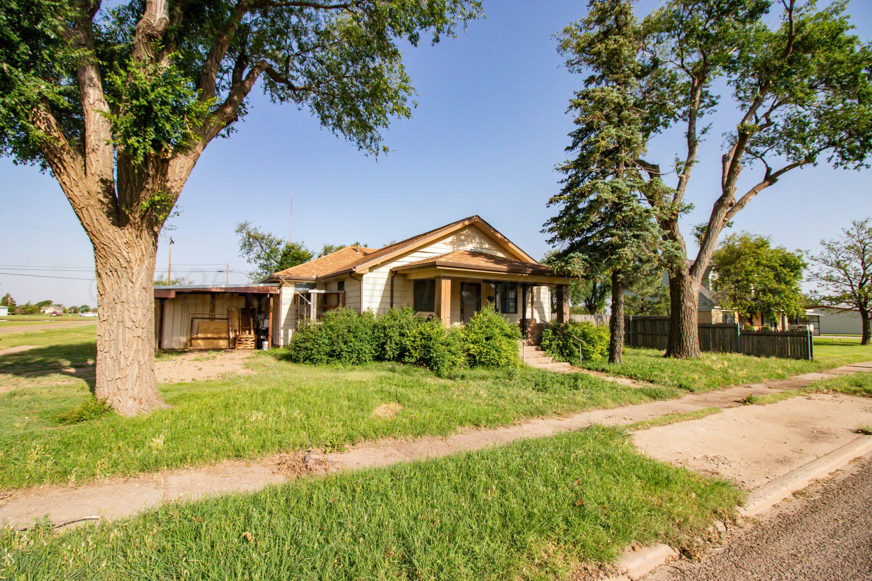 Property Photo:  301 N Main Street  TX 79092 