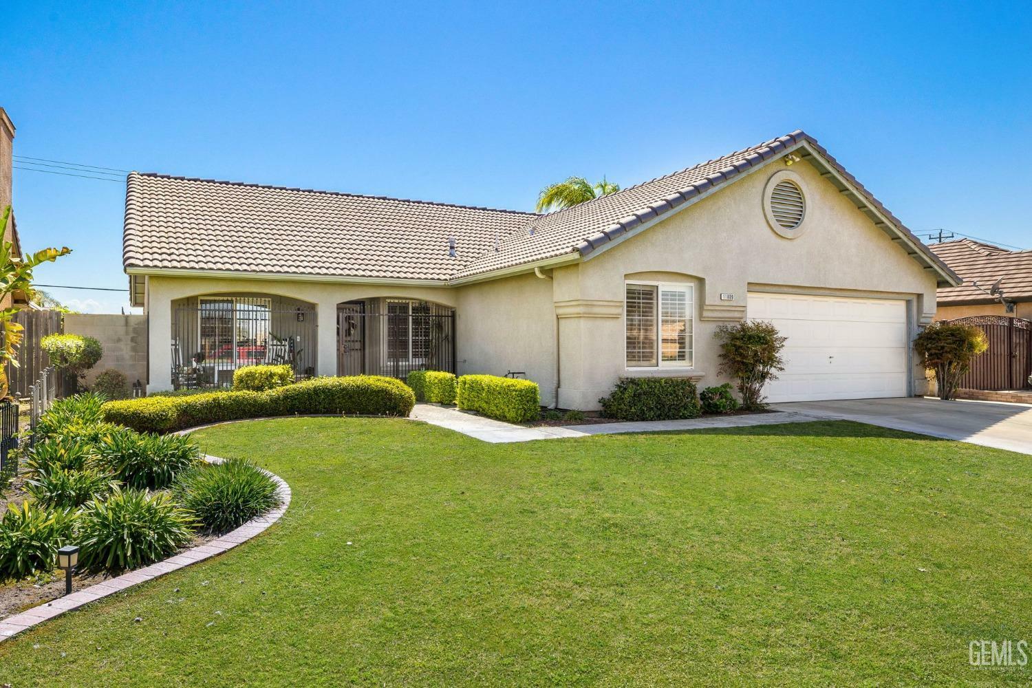 Property Photo: 11809 Hannah Denise Avenue CA 93312